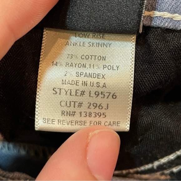 Flying Monkey•Blue Low Rise Skinny Jean•Sz 31 - Picture 7 of 7